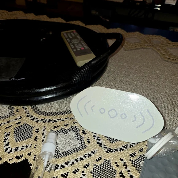 Newbealer Mini Travel Iron - Picture 4 of 9